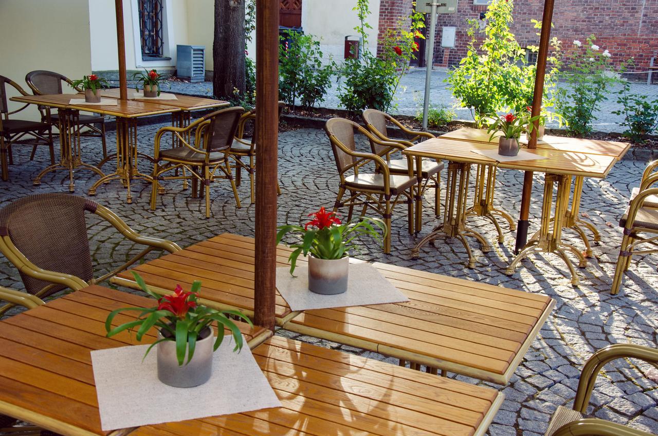 Hotel Fortna Chrudim Exteriör bild