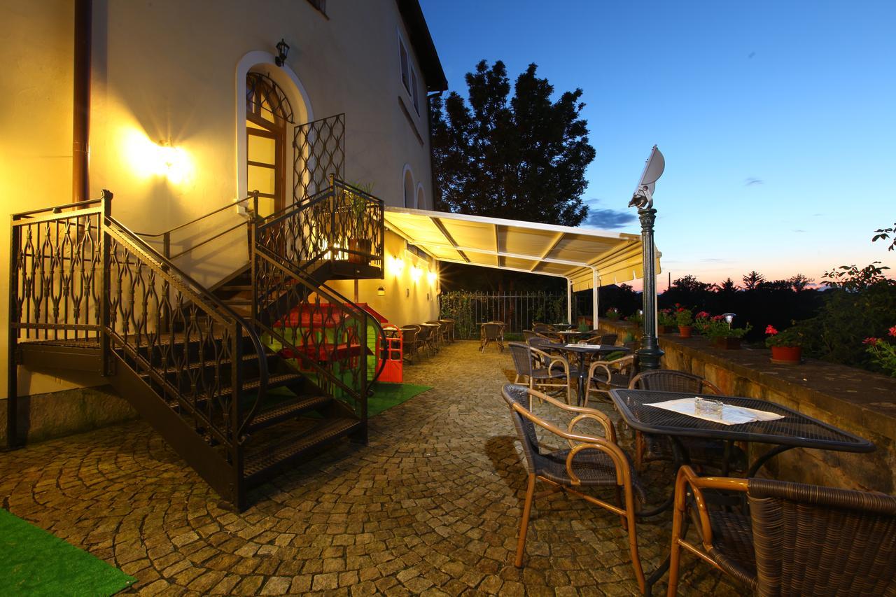 Hotel Fortna Chrudim Exteriör bild
