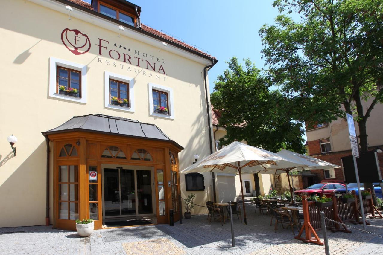 Hotel Fortna Chrudim Exteriör bild