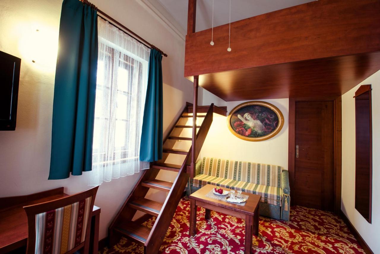 Hotel Fortna Chrudim Rum bild