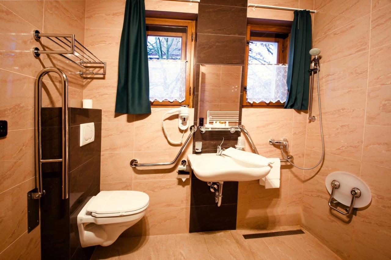 Hotel Fortna Chrudim Rum bild