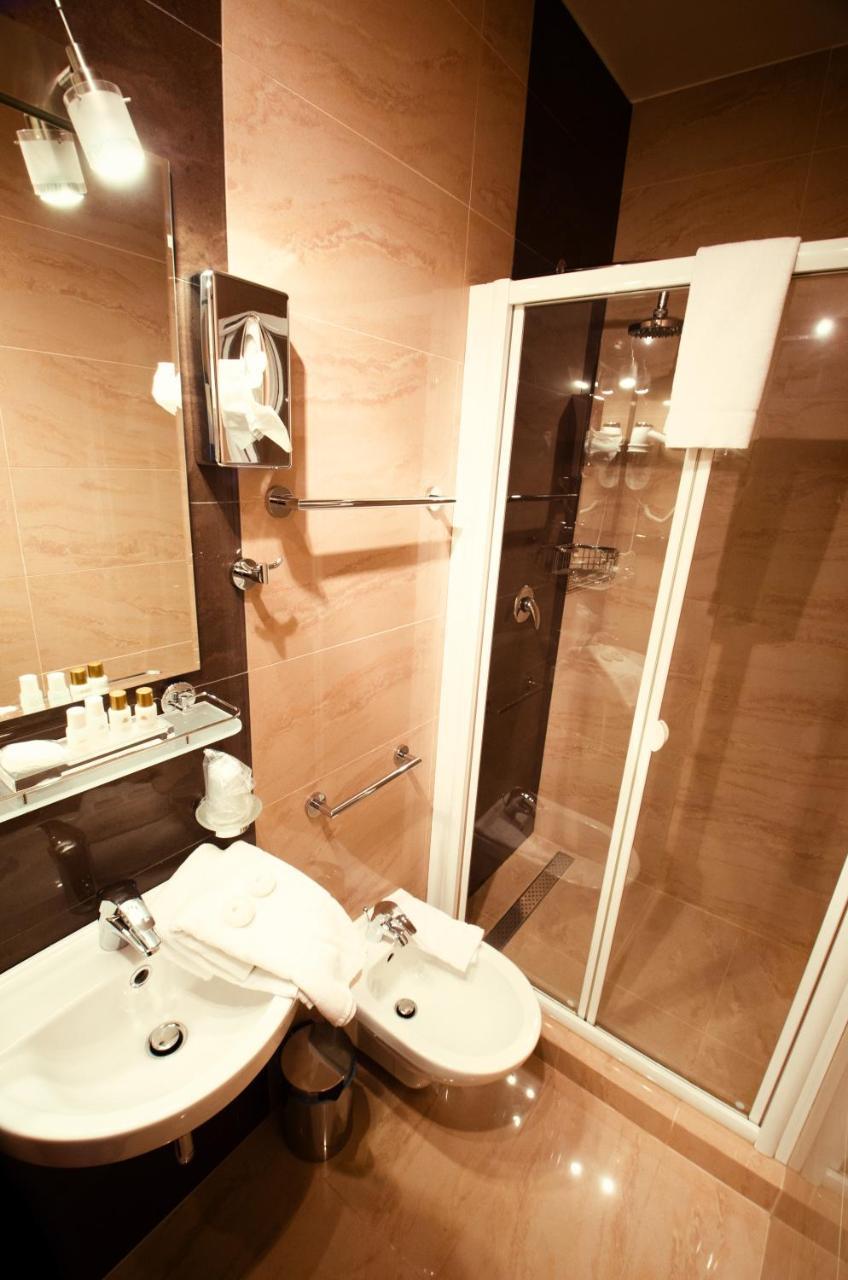 Hotel Fortna Chrudim Exteriör bild